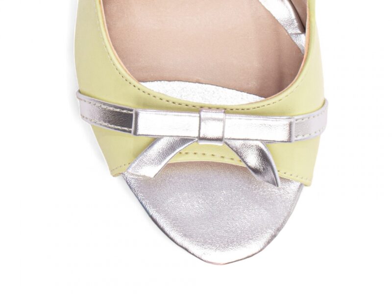 detalhe bico sandália feminina prata feminino | VitriNerm