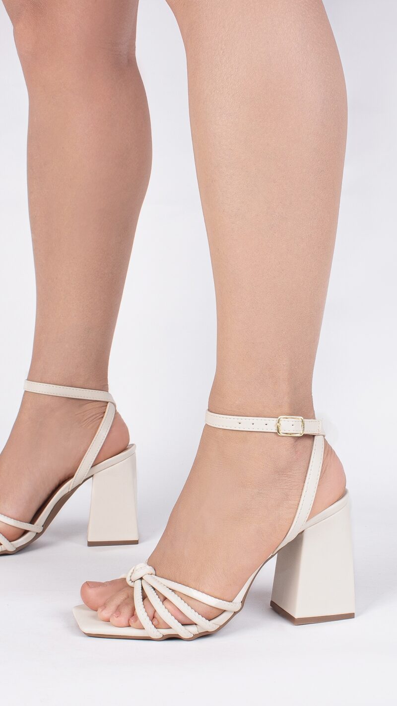 sandália feminina off white feminino elegante comprar | VitriNerm