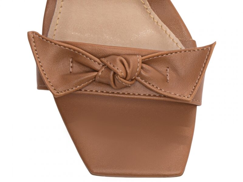 detalhe bico sandália feminina caramelo feminino | VitriNerm
