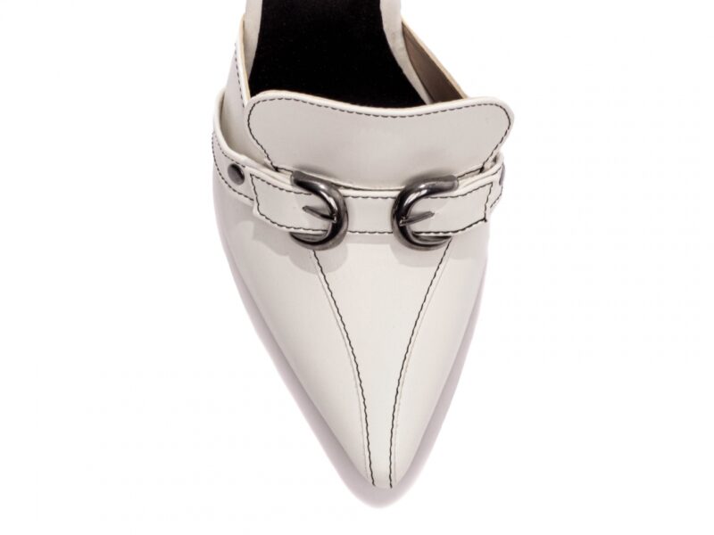 detalhe bico scarpin feminino off white feminino | VitriNerm