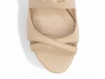 detalhe bico sandália feminina dourada feminino | VitriNerm