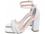 detalhe sandália feminina branca feminino | VitriNerm