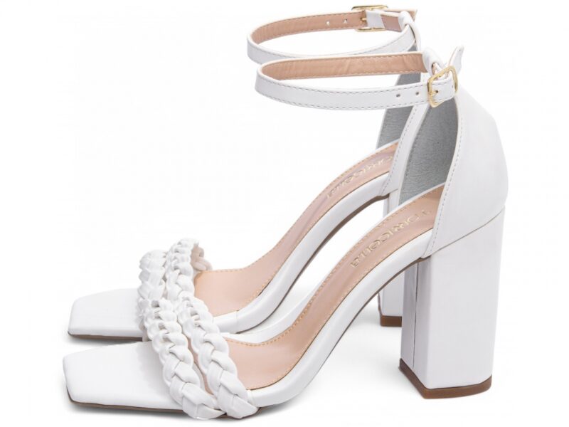 detalhe sandália feminina branca feminino | VitriNerm