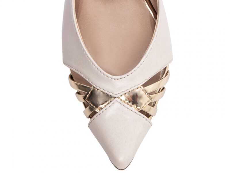 detalhe bico scarpin feminino off white feminino | VitriNerm