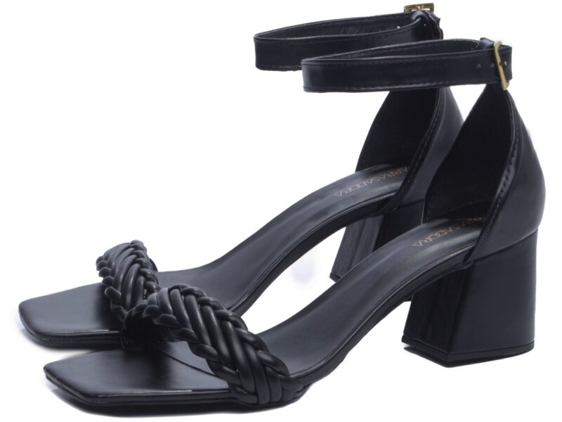 detalhe salto 7cm preto sandália feminina | VitriNerm
