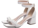 detalhe salto 7cm off white sandália feminina | VitriNerm