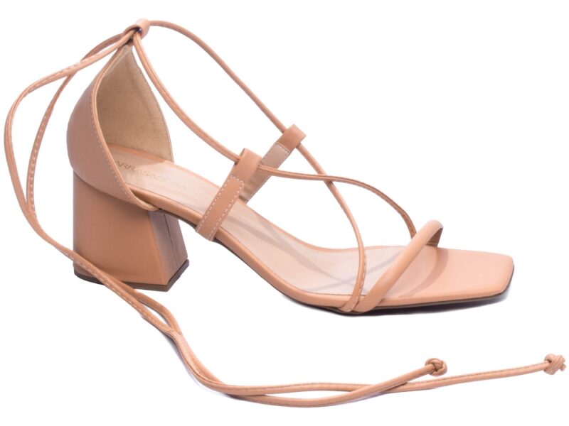 detalhe bico sandália feminina feminino | VitriNerm