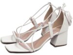 detalhe salto 7cm off white sandália feminina | VitriNerm