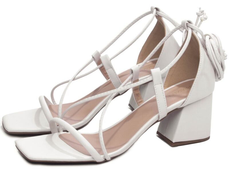 detalhe salto 7cm off white sandália feminina | VitriNerm