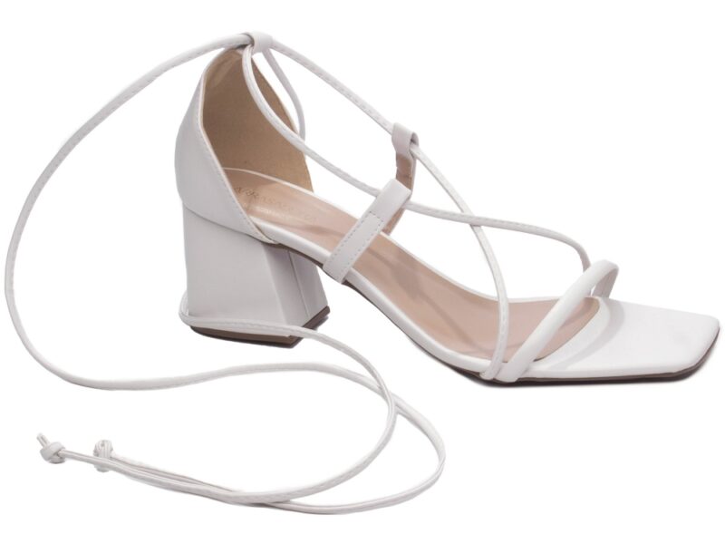 detalhe bico sandália feminina off white feminino | VitriNerm