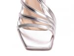 detalhe bico sandália feminina prata feminino | VitriNerm