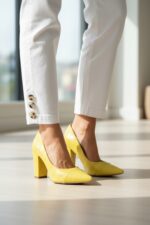 scarpin feminino amarelo feminino elegante comprar | VitriNerm