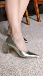 scarpin feminino dourado feminino elegante comprar | VitriNerm
