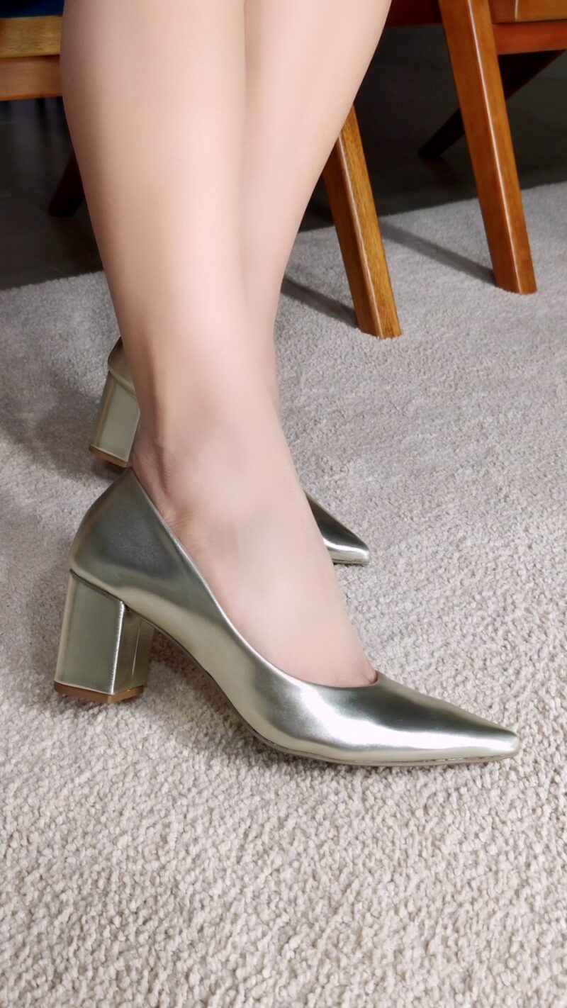 scarpin feminino dourado feminino elegante comprar | VitriNerm