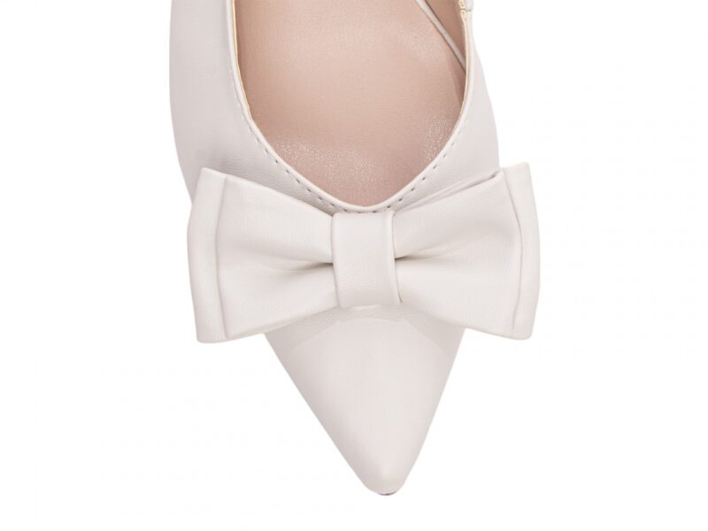 detalhe bico scarpin feminino off white feminino | VitriNerm