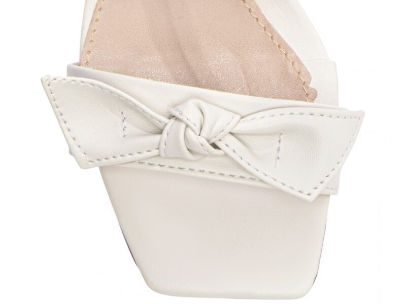 detalhe bico sandália feminina off white feminino | VitriNerm