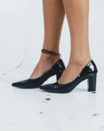 detalhe bico scarpin feminino preto feminino | VitriNerm
