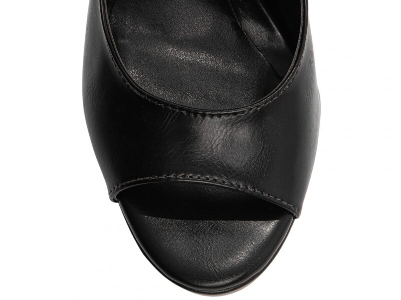 detalhe bico sandália feminina preta feminino | VitriNerm