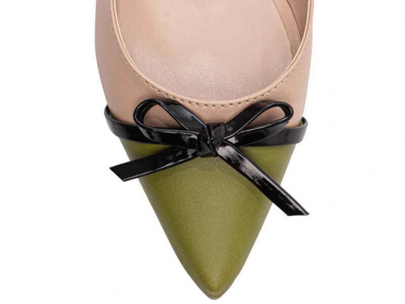 detalhe bico scarpin feminino dourada feminino | VitriNerm