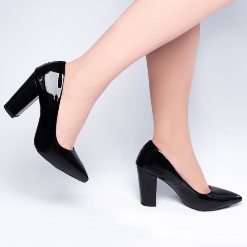 detalhe bico scarpin feminino preto feminino | VitriNerm