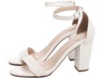 detalhe salto 8,5cm off white sandália feminina | VitriNerm