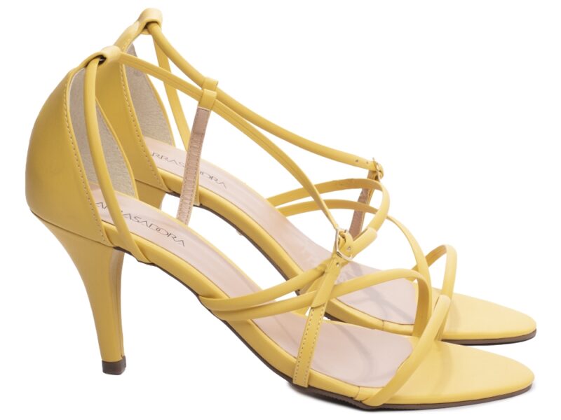 detalhe salto 9,5cm amarelo sandália feminina | VitriNerm