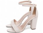 detalhe salto 9cm off white sandália feminina | VitriNerm