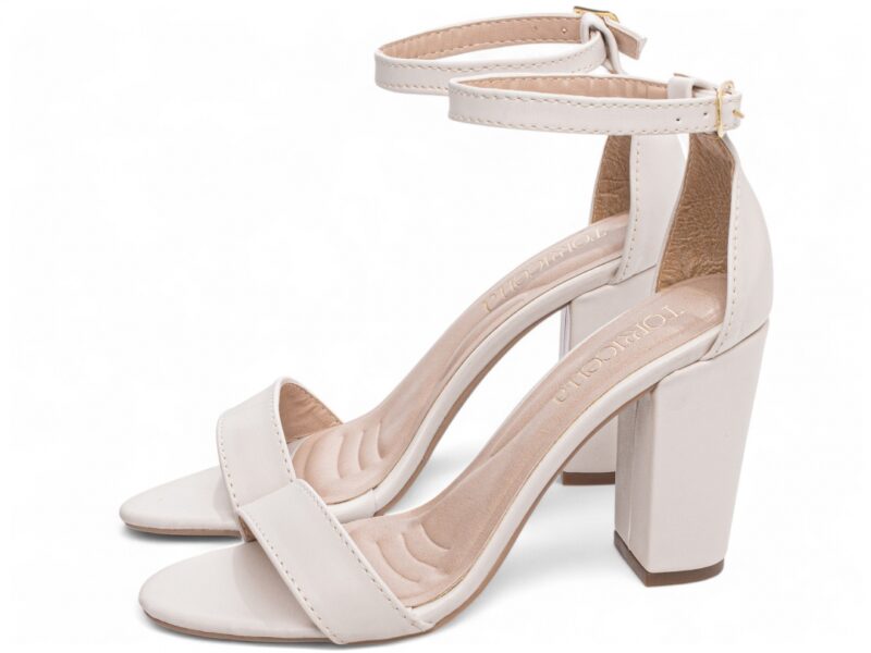 detalhe salto 9cm off white sandália feminina | VitriNerm