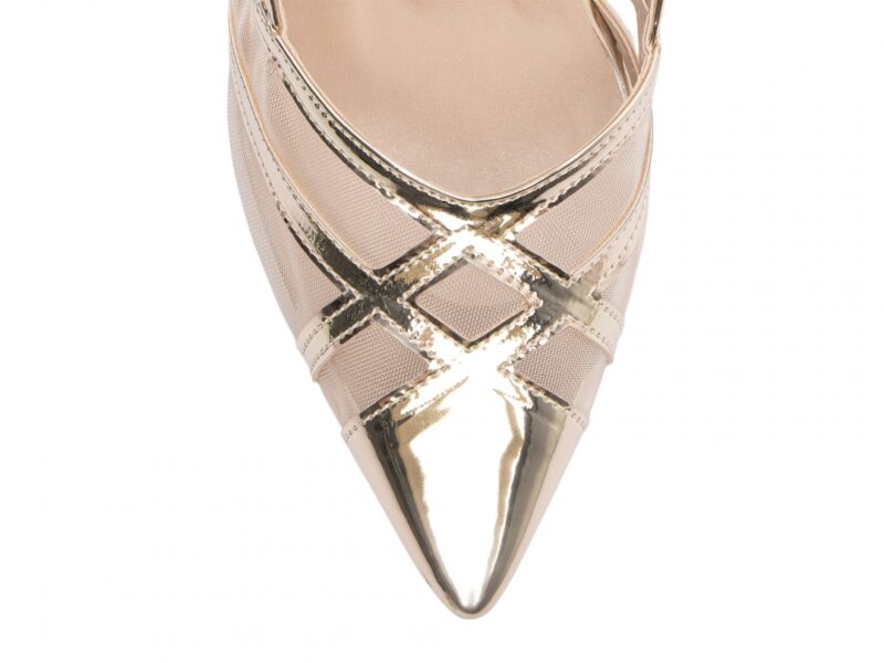 detalhe bico scarpin feminino dourado feminino | VitriNerm