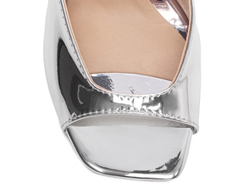 detalhe bico sandália feminina prata feminino | VitriNerm