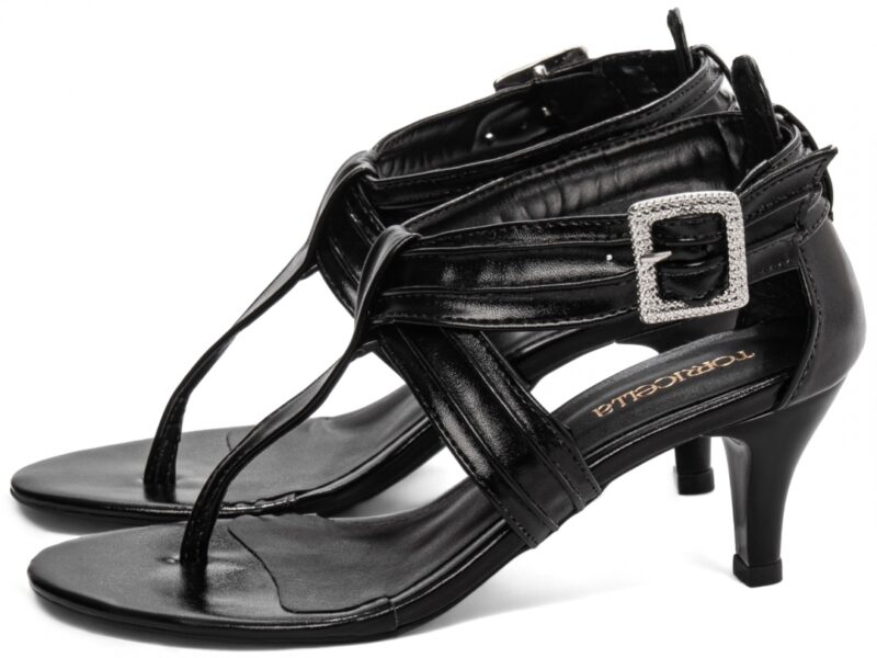 detalhe salto 5cm preto sandália feminina | VitriNerm