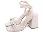 detalhe salto 9cm off white sandália feminina | VitriNerm
