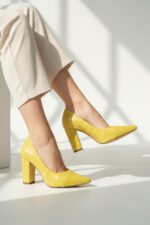 scarpin feminino amarelo feminino elegante comprar | VitriNerm