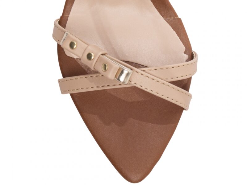 detalhe bico sandália feminina caramelo feminino | VitriNerm