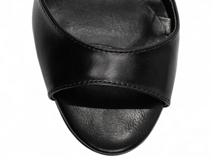 detalhe bico sandália feminina preta feminino | VitriNerm