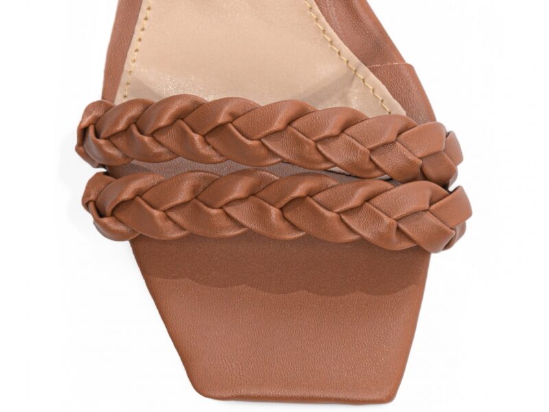 detalhe bico sandália feminina caramelo feminino | VitriNerm