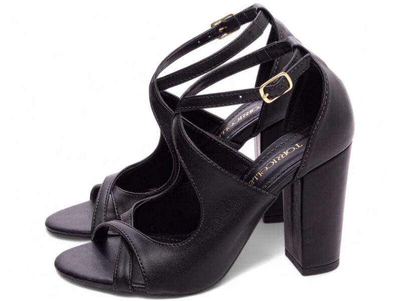 detalhe sandália feminina preta feminino | VitriNerm