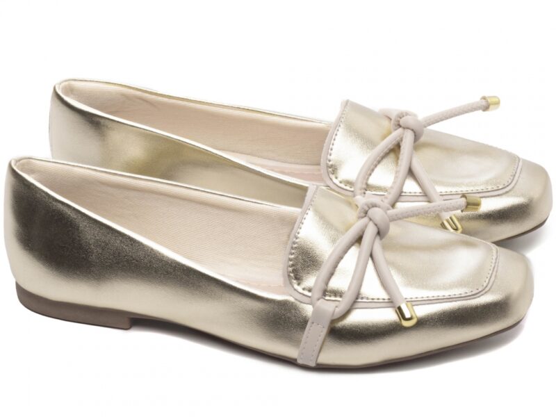 detalhe mocassim feminino dourado feminino | VitriNerm