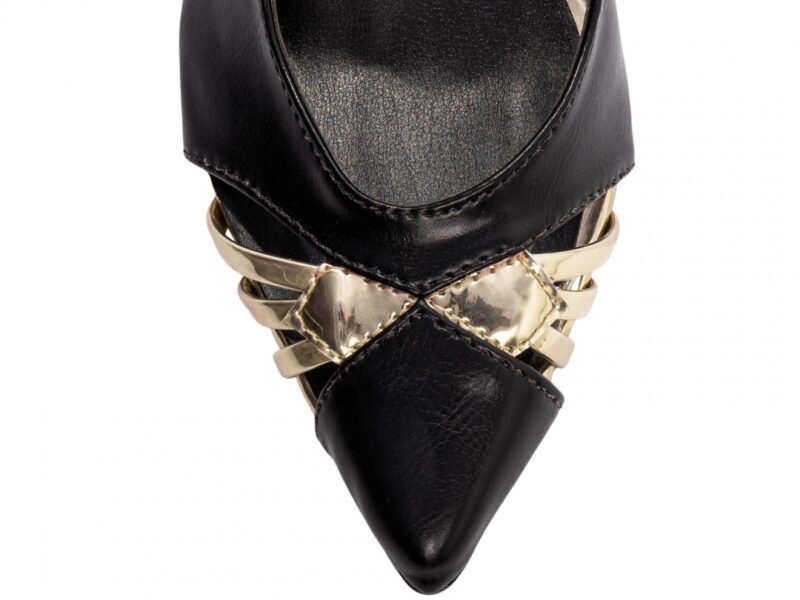 detalhe bico scarpin feminino preto feminino | VitriNerm