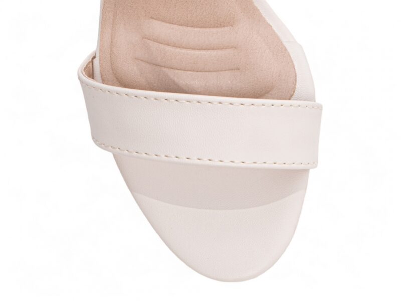 detalhe bico sandália feminina off white feminino | VitriNerm